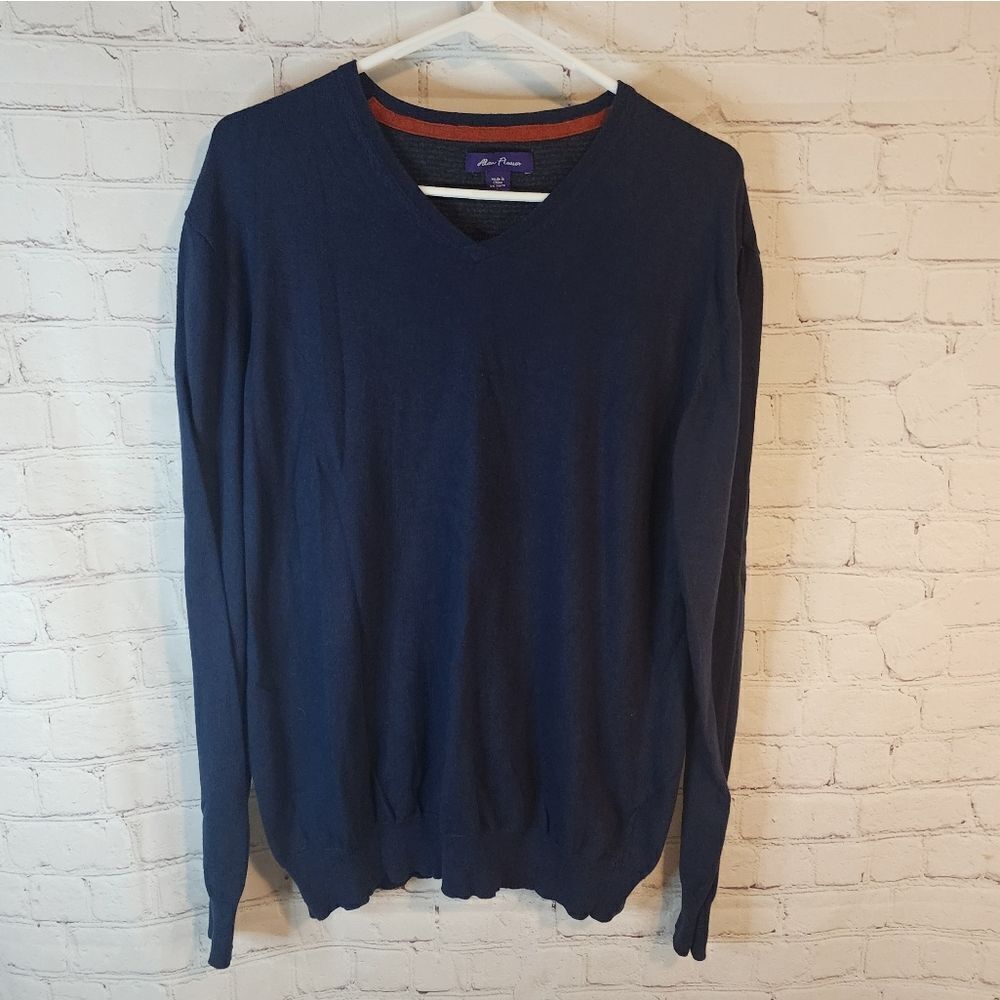 Men's Alan Flusser V-Neck sweater, size Large